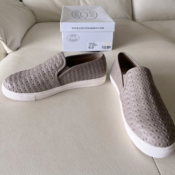 Steve Madden Excel Shoes - Picture 1 of 7